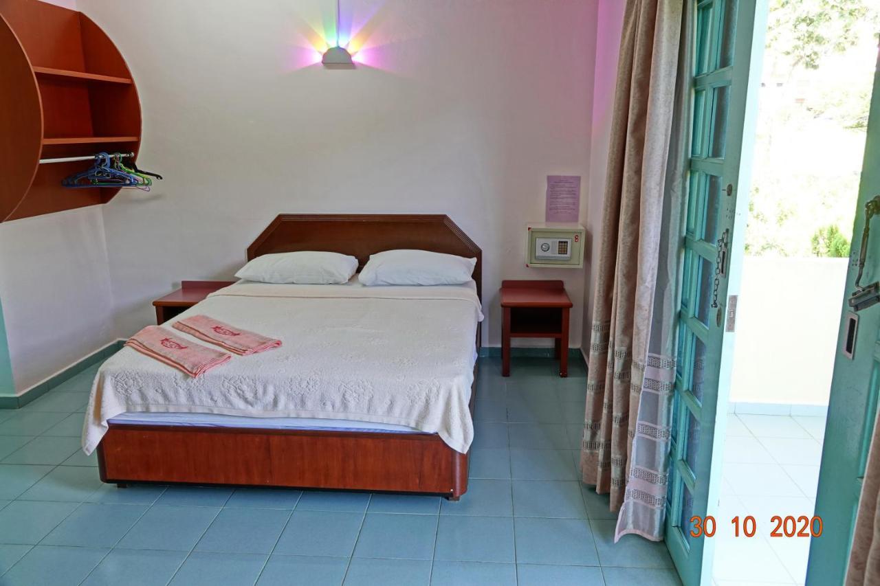The Room Concept Homestay กัวห์ ภายนอก รูปภาพ