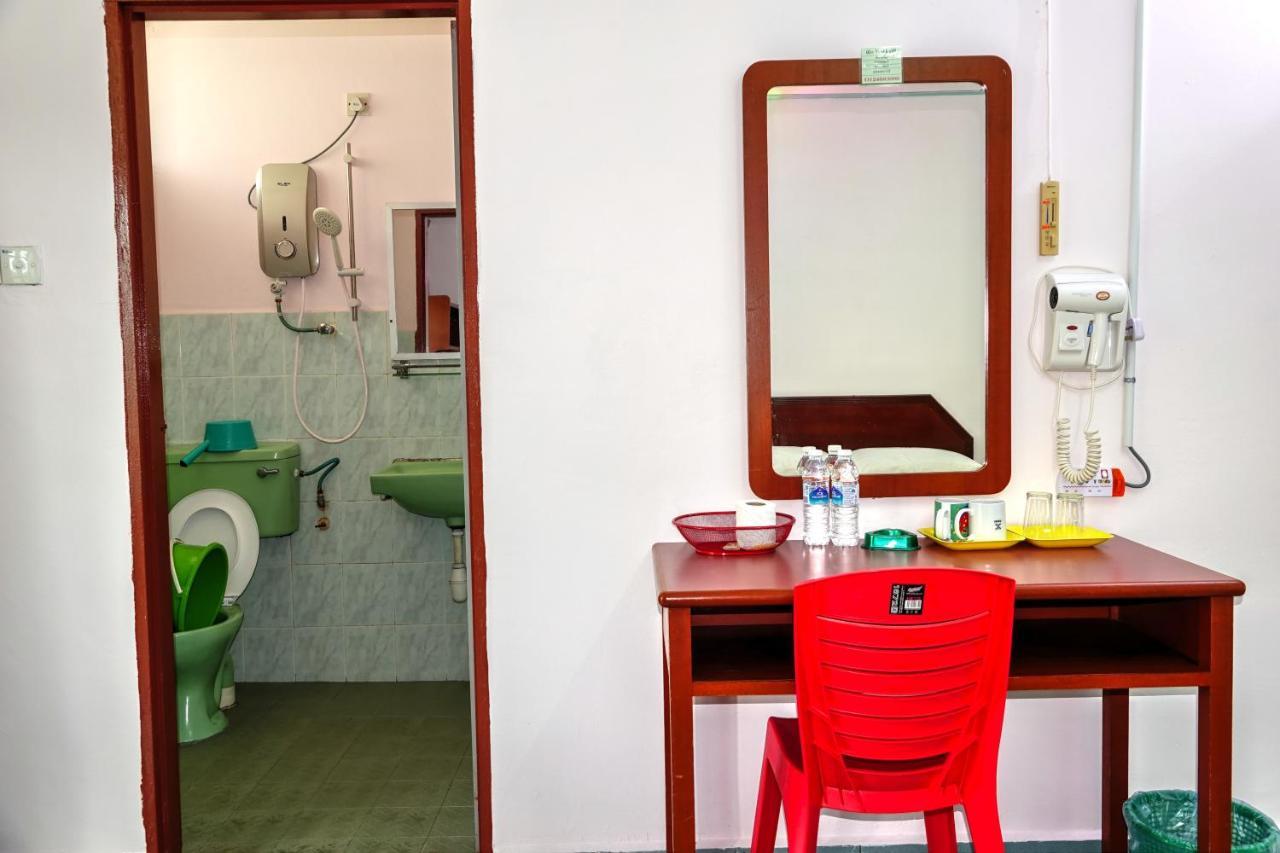 The Room Concept Homestay กัวห์ ภายนอก รูปภาพ